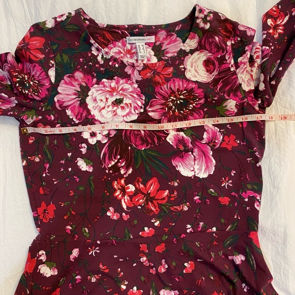 Isaac Mizrahi, floral, peplum top with 3/4 sleeves. Size XS - Picture 4 of 8